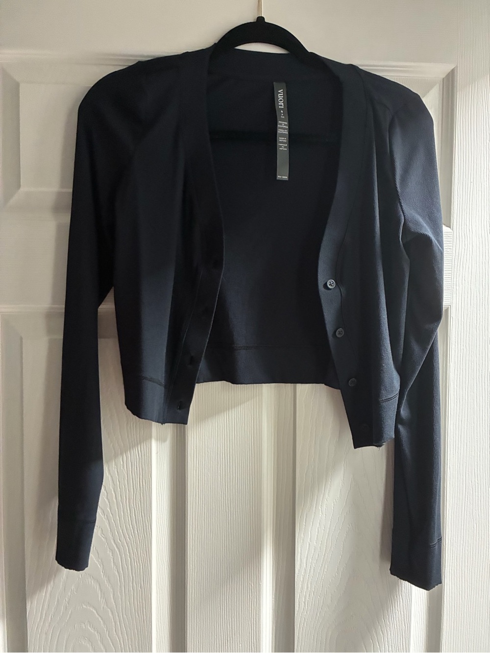 Vuori Black Cropped Cardigan size small